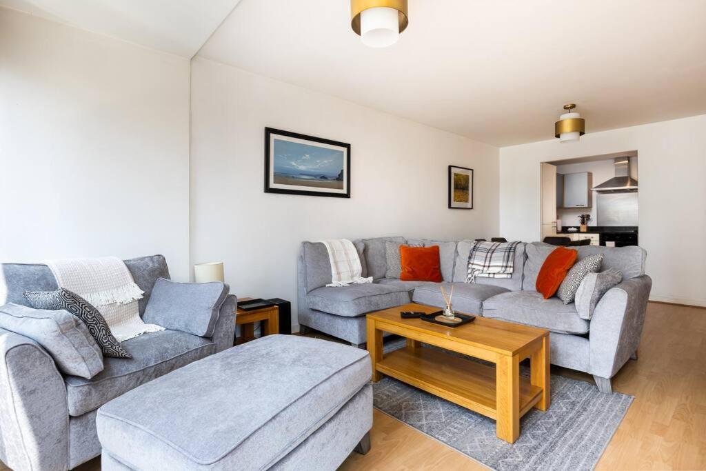 Lovely 2 Bedroom Apartment With Balcony Dublin Buitenkant foto