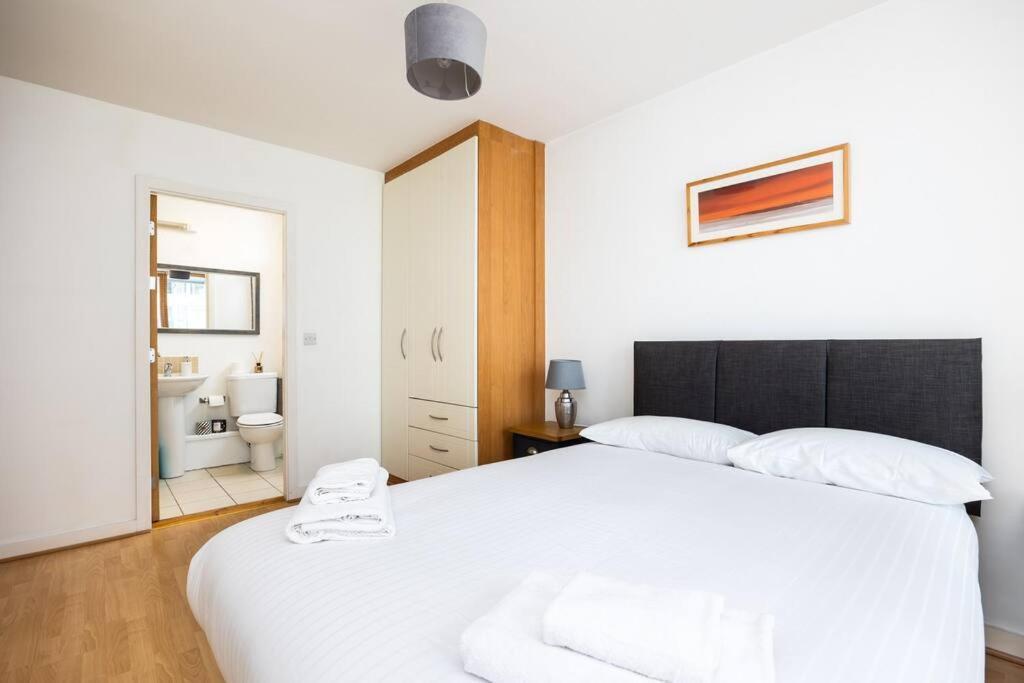 Lovely 2 Bedroom Apartment With Balcony Dublin Buitenkant foto